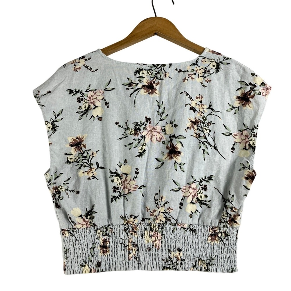 Womens Floral Linen Blend V-Neck Button Front Smocked Crop Top Blue M - Picture 3 of 8